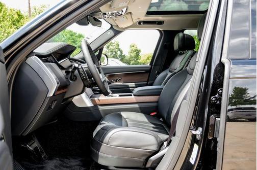 Santorini Black 2026 Land Rover Range Rover P530 SE