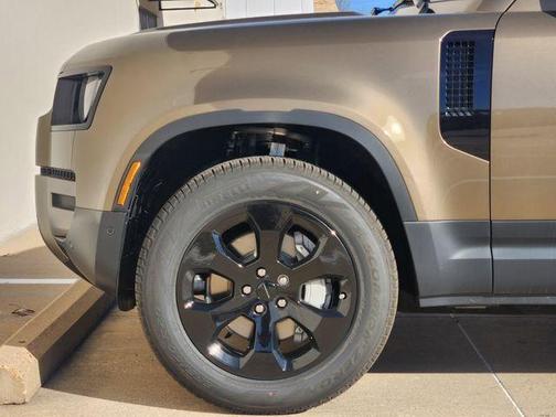 Gondwana Stone 2026 Land Rover Defender 110 S