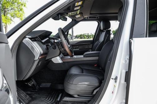 Fuji White 2026 Land Rover Range Rover P400 SE