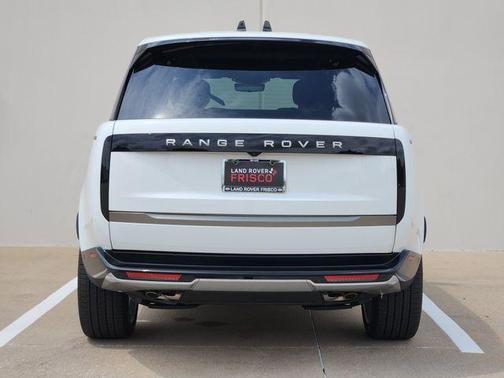 Fuji White 2026 Land Rover Range Rover P530 SE 7 Seat