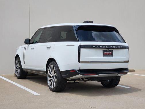 Fuji White 2026 Land Rover Range Rover P530 SE 7 Seat