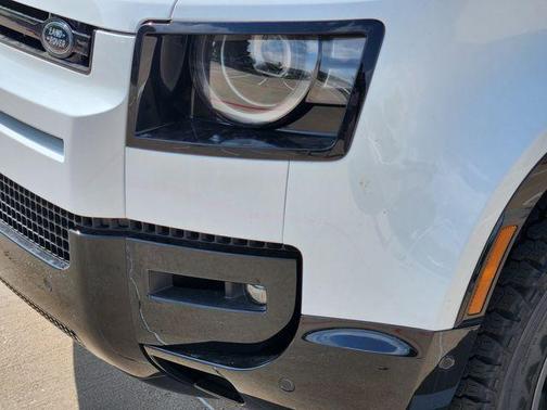 Fuji White 2026 Land Rover Defender P400 X-Dynamic SE