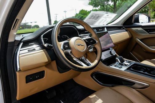 Fuji White 2023 Jaguar F-PACE S