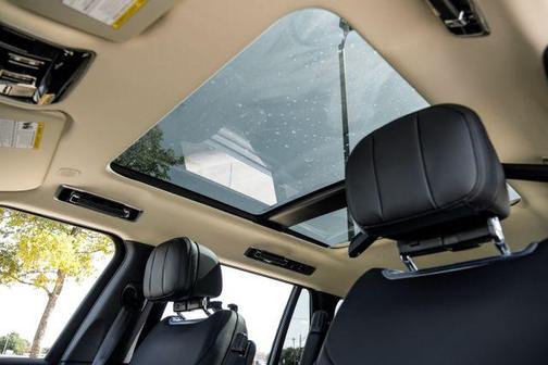 Charente Grey 2027 Land Rover Range Rover SE