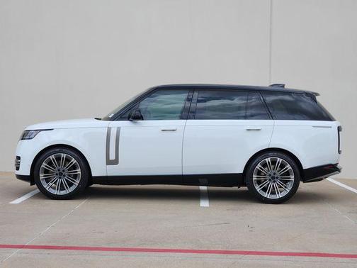 Fuji White 2026 Land Rover Range Rover P530 SE 7 Seat