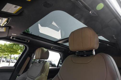 Fuji White 2026 Land Rover Range Rover Sport P360 SE
