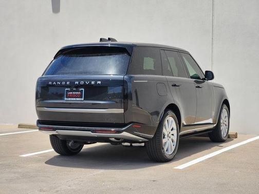 Carpathian Grey 2026 Land Rover Range Rover P400 SE