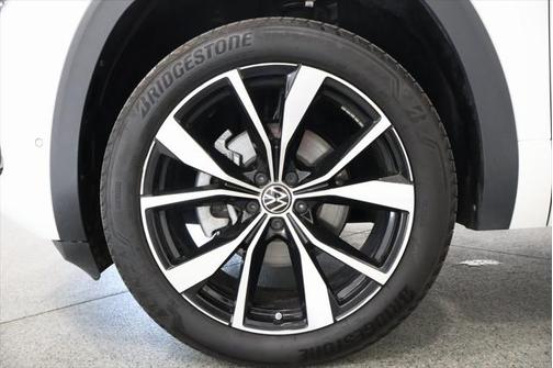 2024 Volkswagen Atlas Cross Sport 2.0T SEL Premium