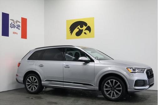 2022 Audi Q7 45 Premium Plus