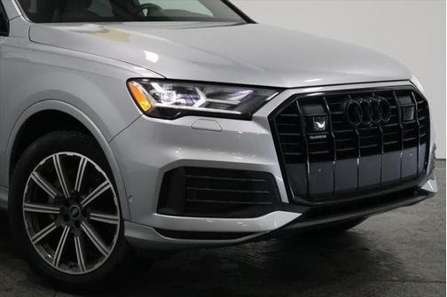 2022 Audi Q7 45 Premium Plus