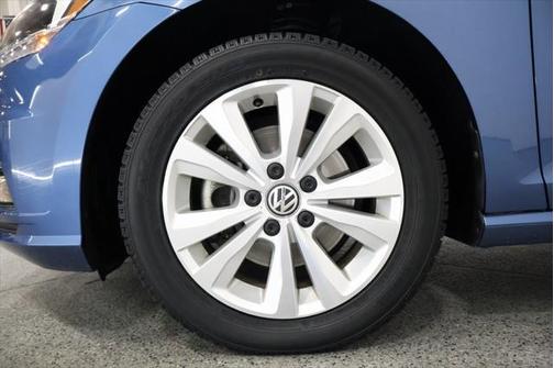 2018 Volkswagen Golf TSI SE