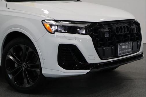 2025 Audi Q7 55 Premium Plus
