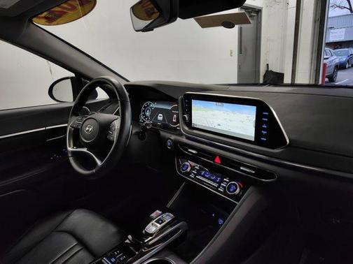 2022 Hyundai SONATA Limited