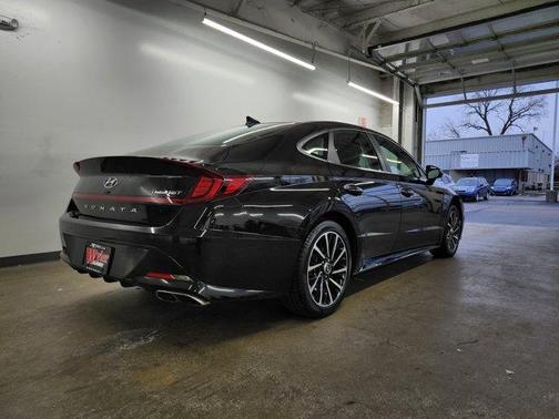 2022 Hyundai SONATA Limited