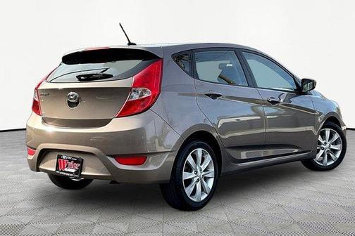 2012 Hyundai Accent SE