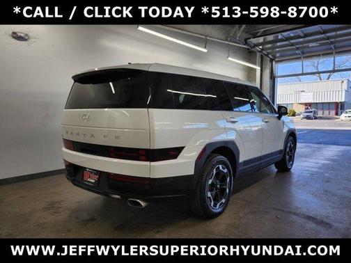 2025 Hyundai SANTA FE SE