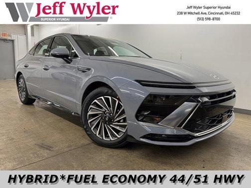 2025 Hyundai SONATA Hybrid SEL