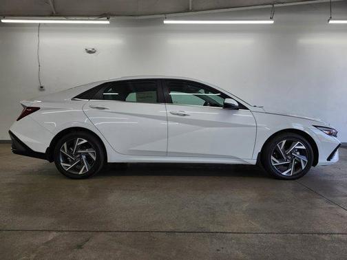 2025 Hyundai ELANTRA HEV Limited