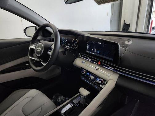 2025 Hyundai ELANTRA HEV Limited