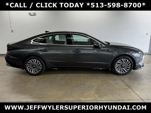 2025 Hyundai SONATA Hybrid Limited