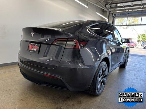 2024 Tesla Model Y Base