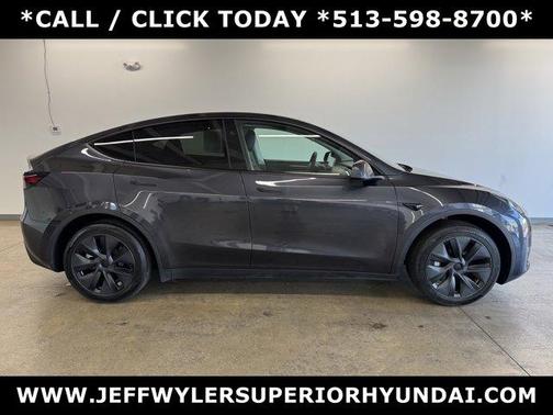 2024 Tesla Model Y Base