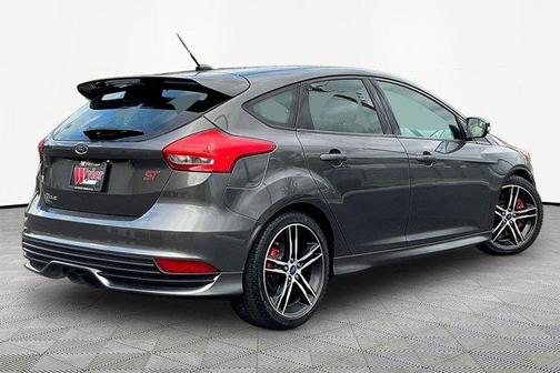 Magnetic 2015 Ford Focus ST Base