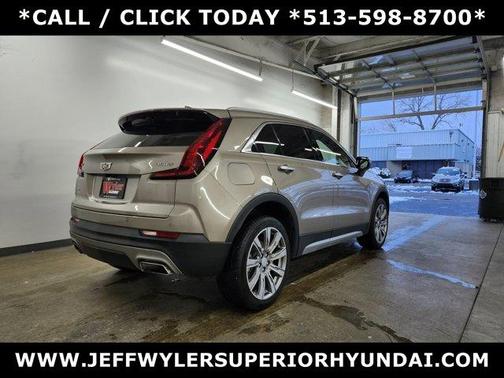 2022 Cadillac XT4 Premium Luxury