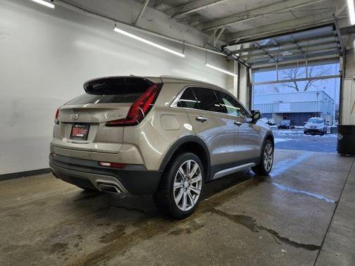 2022 Cadillac XT4 Premium Luxury