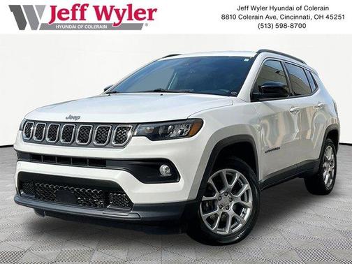 Bright White Clearcoat 2023 Jeep Compass Latitude Lux