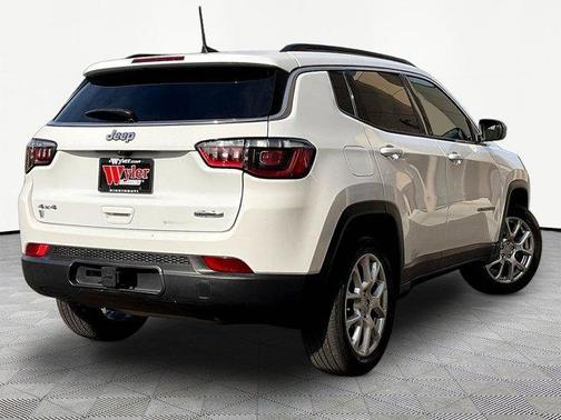 Bright White Clearcoat 2023 Jeep Compass Latitude Lux