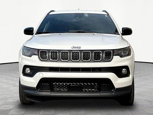 Bright White Clearcoat 2023 Jeep Compass Latitude Lux