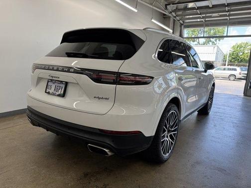 2019 Porsche Cayenne E-Hybrid Base