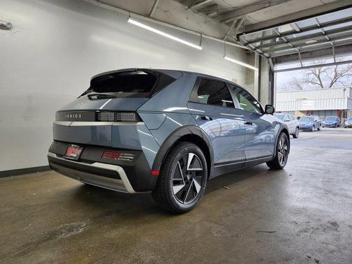 2026 Hyundai IONIQ 5 SE Standard Range