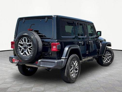 Black Clearcoat 2025 Jeep Wrangler Sahara