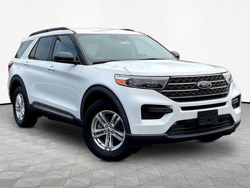 Oxford White 2020 Ford Explorer XLT