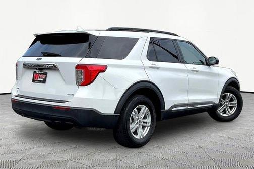 Oxford White 2020 Ford Explorer XLT