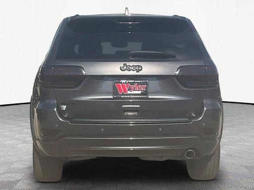 Granite Crystal Clearcoat Metallic 2018 Jeep Grand Cherokee Altitude