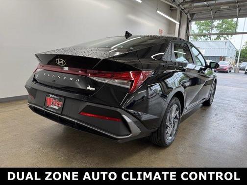2025 Hyundai ELANTRA HEV Blue