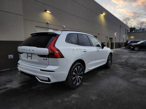 2025 Volvo XC60 B5 Plus