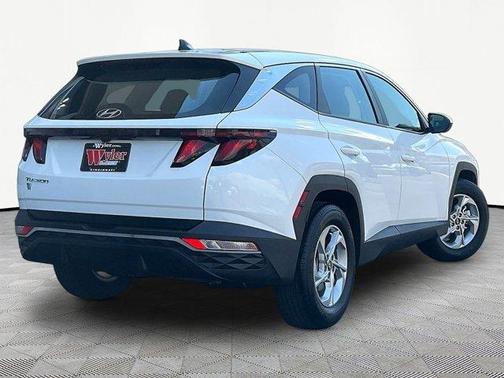 White Pearl 2024 Hyundai TUCSON SE