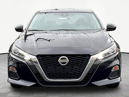 Black 2022 Nissan Altima 2.5 SV