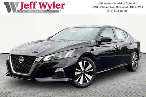 Black 2022 Nissan Altima 2.5 SV
