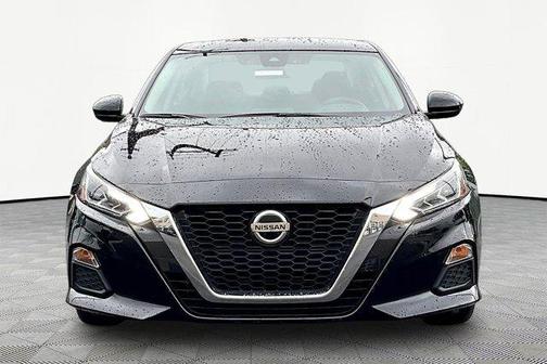 Black 2022 Nissan Altima 2.5 SV