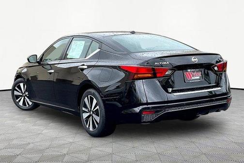 Black 2022 Nissan Altima 2.5 SV