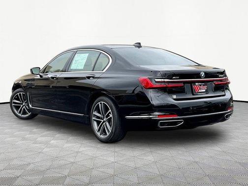 Jet Black 2022 BMW 750 i xDrive
