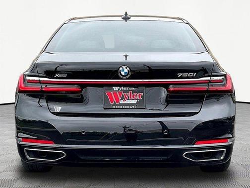 Jet Black 2022 BMW 750 i xDrive