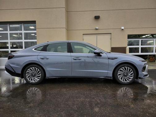 2026 Hyundai SONATA Hybrid Limited