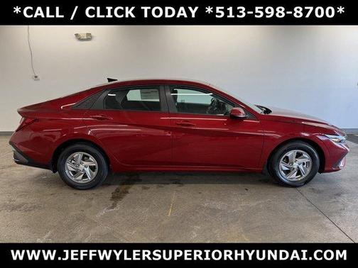 2025 Hyundai ELANTRA SE
