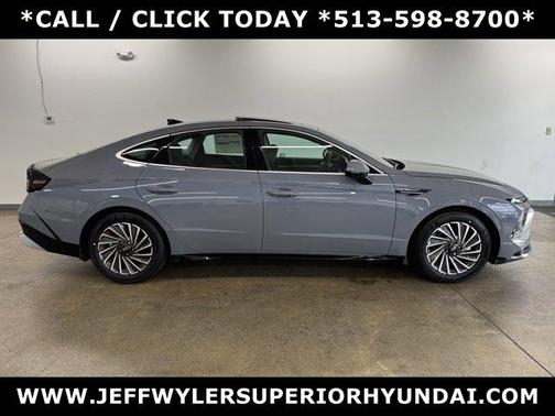 2025 Hyundai SONATA Hybrid Limited